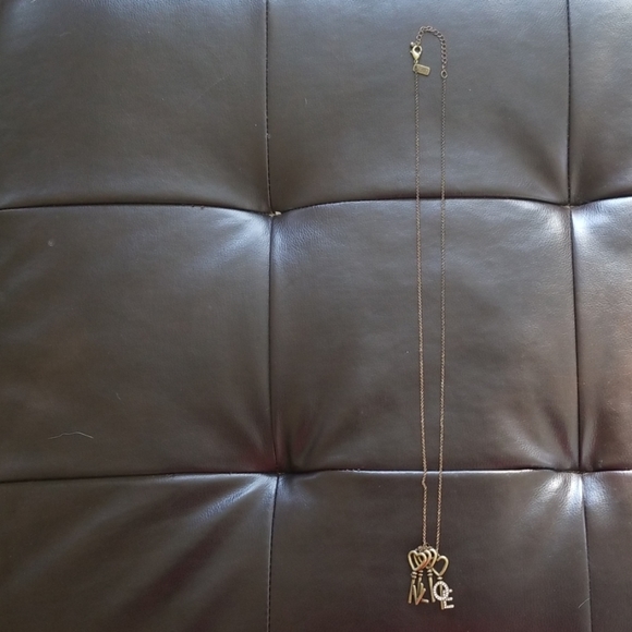 Necklace - Picture 1 of 2